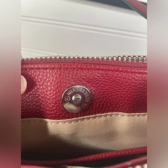 Dana Buchman Red Faux Leather Crossbody Bag with Adjustable Straps EUC - Picture 4 of 12